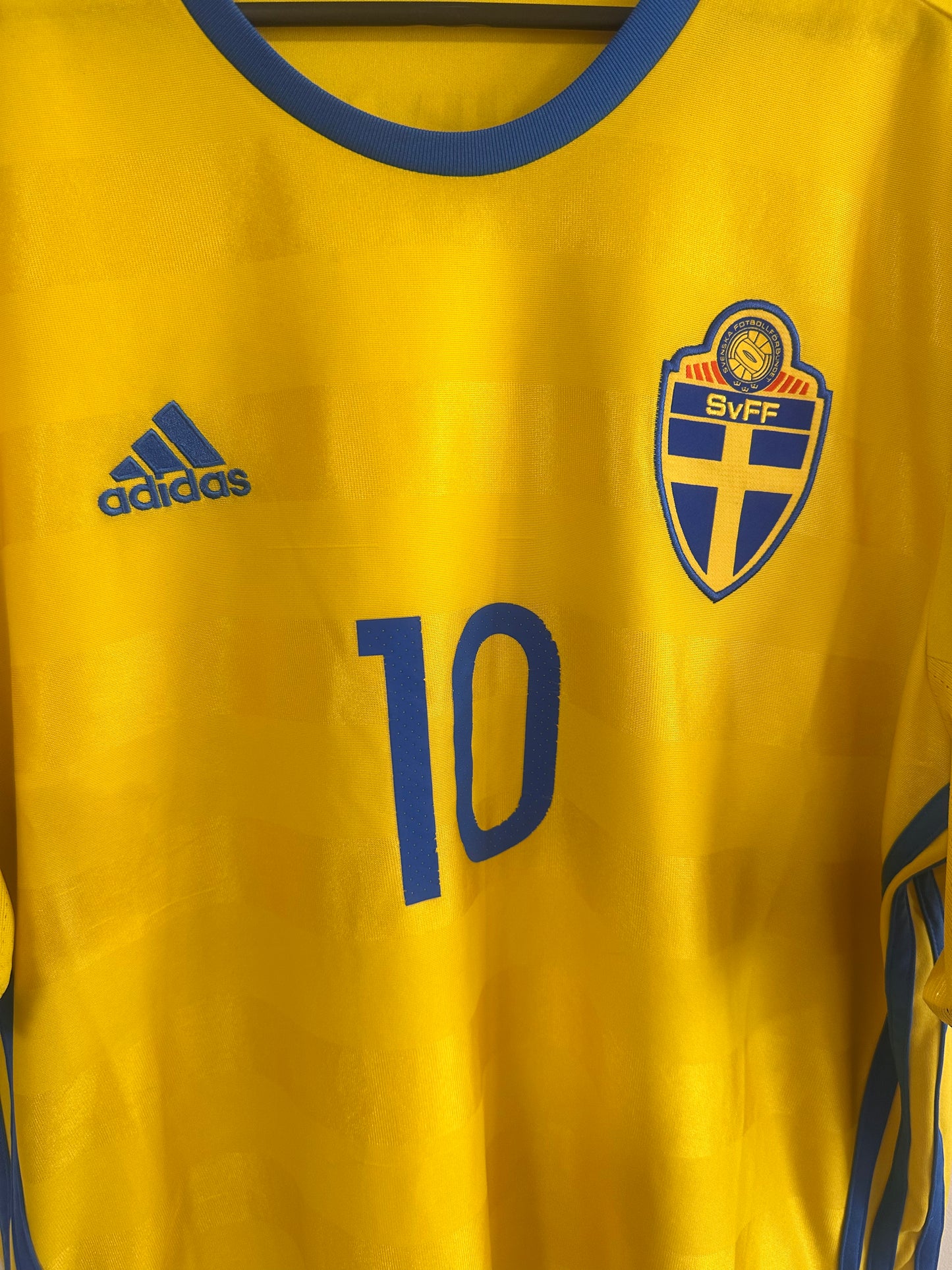 Sweden 2016 Home Large (Zlatan Ibrahimovic #10)