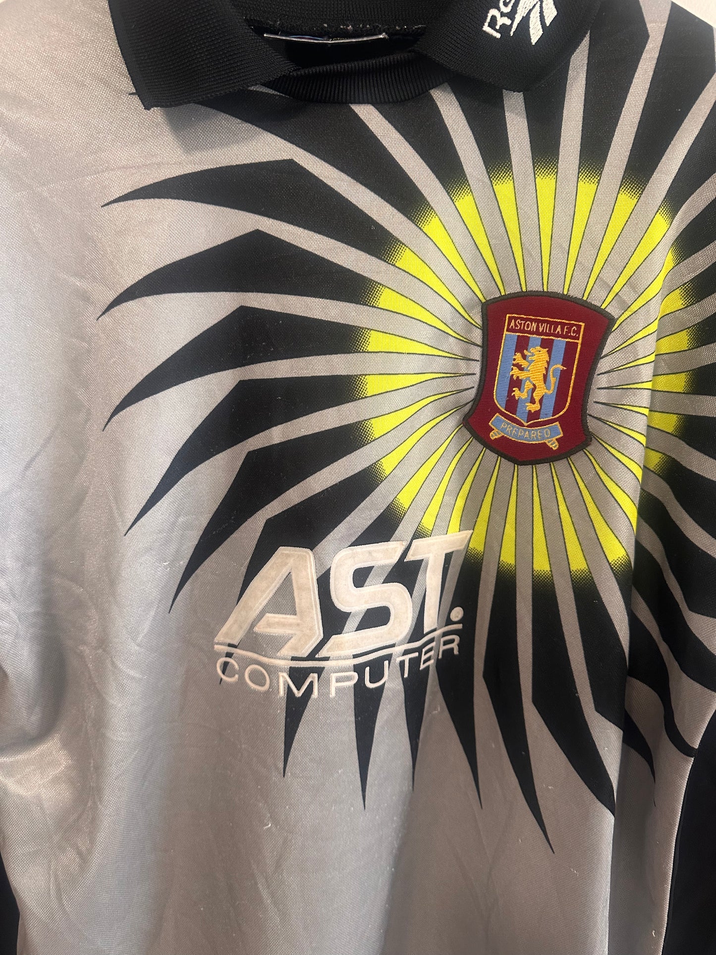 Aston Villa 1997/98 Goalkeeper Medium